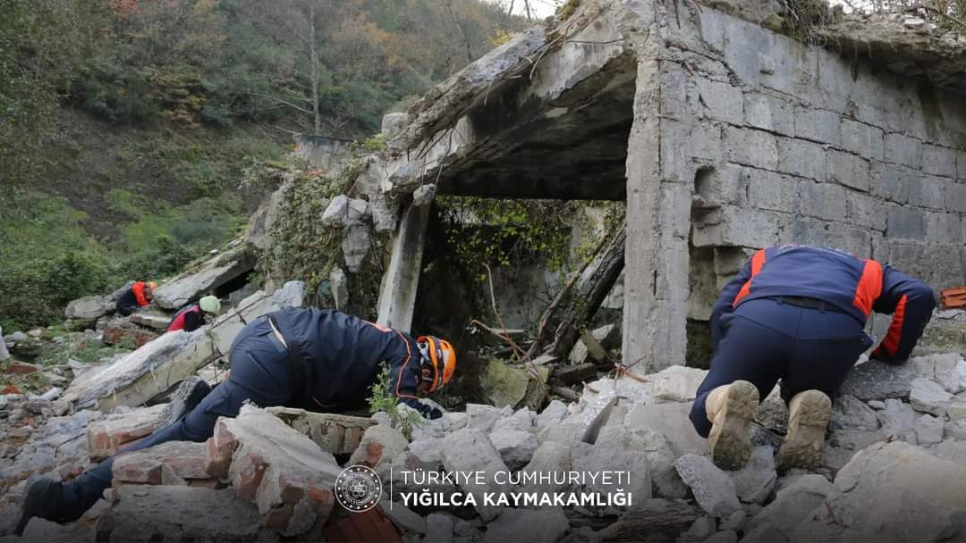 Kaymakamımız Sayın Hüseyin DEMİRKOL, 12 Kasım Bölge Düzeyi Saha Tatbikatı kapsamında gerçekleştirilen tatbikata katıldı. 