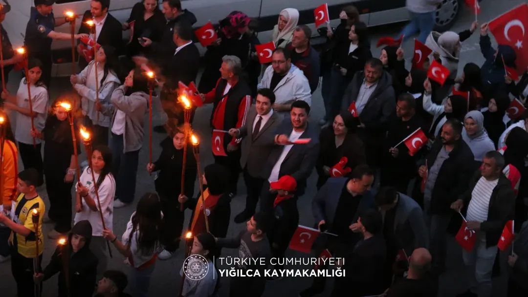  19 Mayıs Fener Alayı Programı, Kaymakamımız Sayın Hüseyin DEMİRKOL’un Katılımlarıyla Gerçekleştirildi.