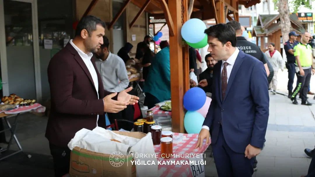 Kaymakamımız Sayın Hüseyin DEMİRKOL, İlçe Müftülüğümüz tarafından 4-6 yaş Kur’an Kursu yararına düzenlenen kermese katıldı.
