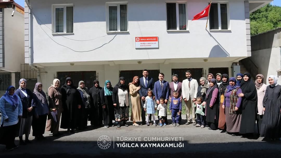 Kaymakamımız Sayın Hüseyin DEMİRKOL, Orhangazi Kur’an Kursu’nda düzenlenen yıl sonu belge törenine katıldı.